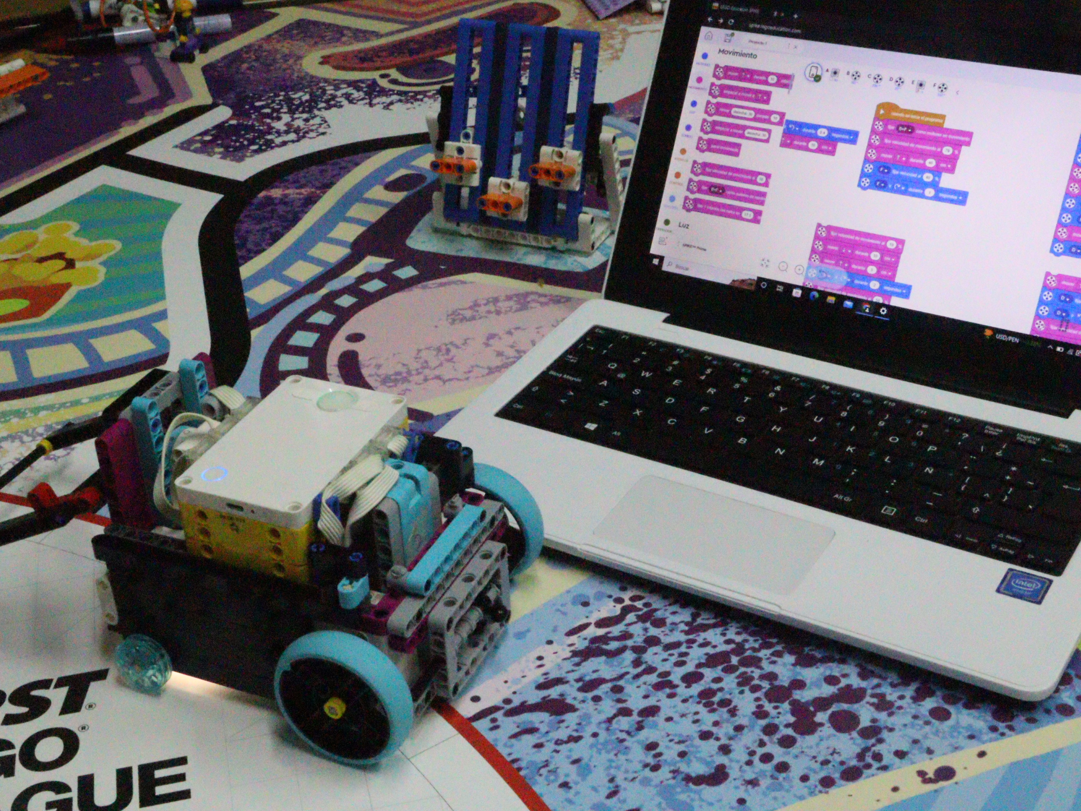 [Blockbit trabajando en el robot]